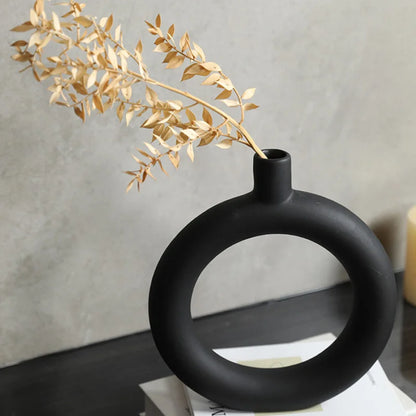 Minimalist Circular Vase – White or Black